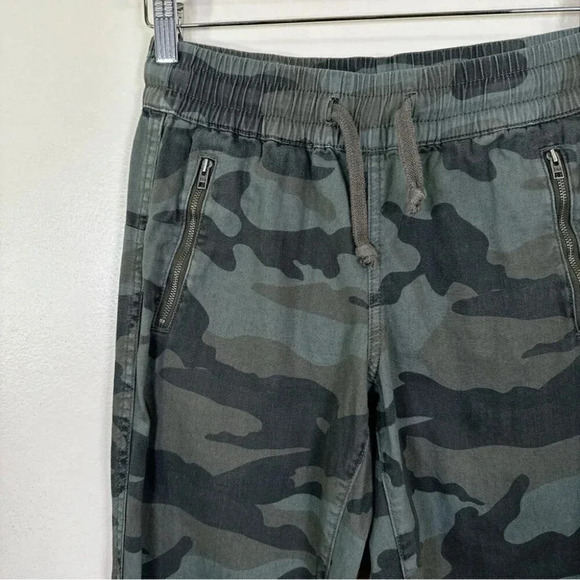 Aritzia Womens Size Xsmall Tna Alix Camo Jogger - Picture 4 of 13